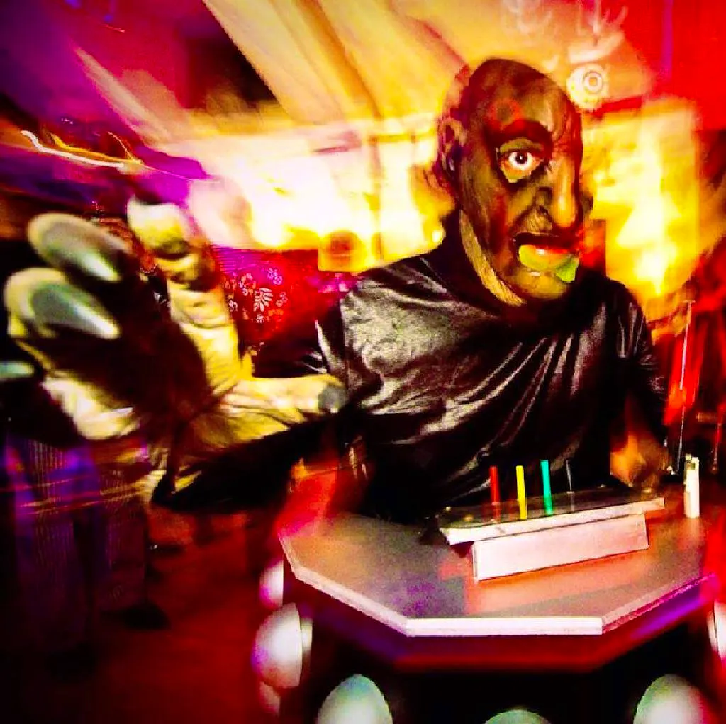 DAVROS & THE DEEP SPACE DEVIANTS
