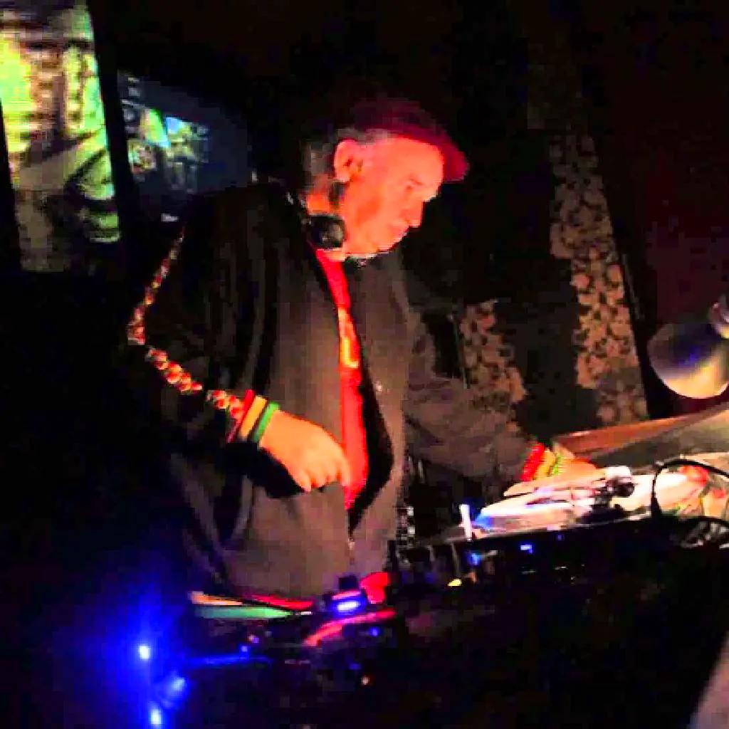 Earl Gateshead &lpar;Trojan Sound&rpar;