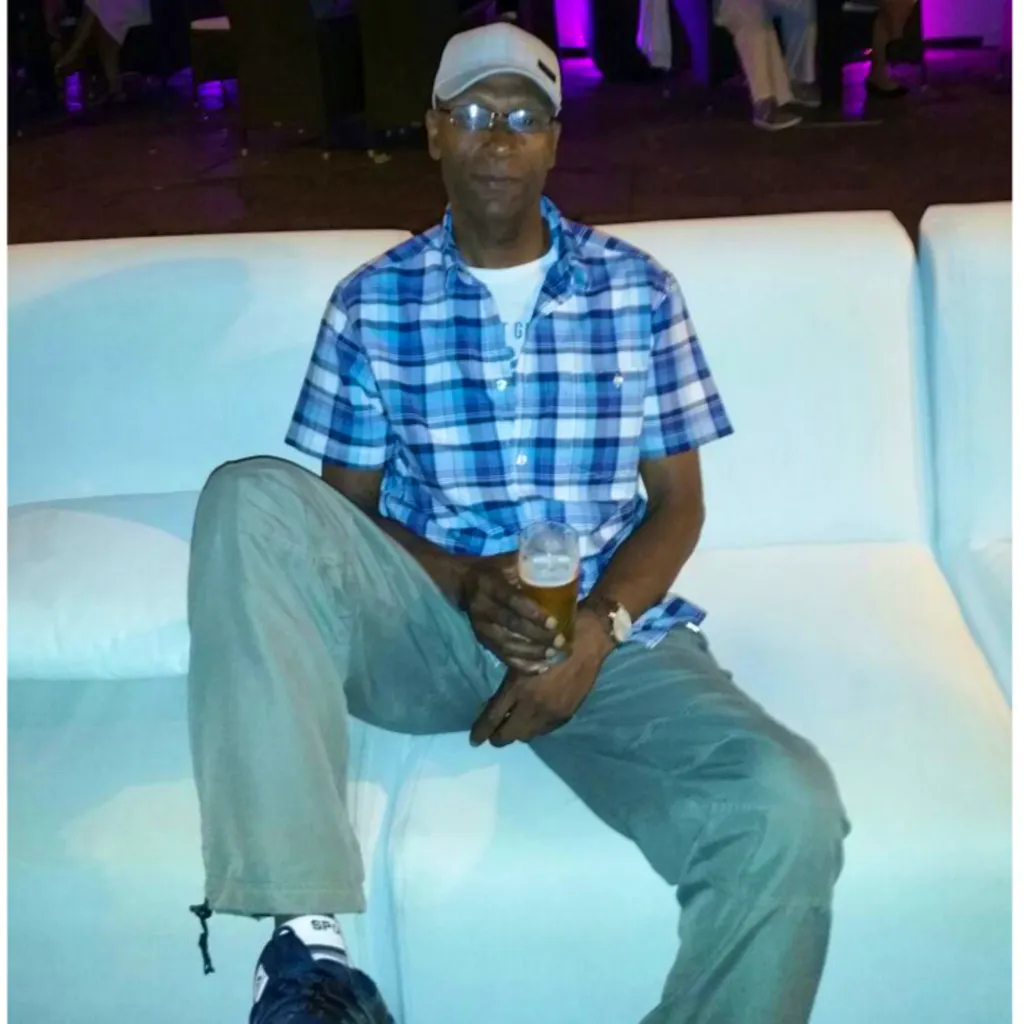 DJ Stevie M &lpar;Original Pink Coconut DJ&rpar;