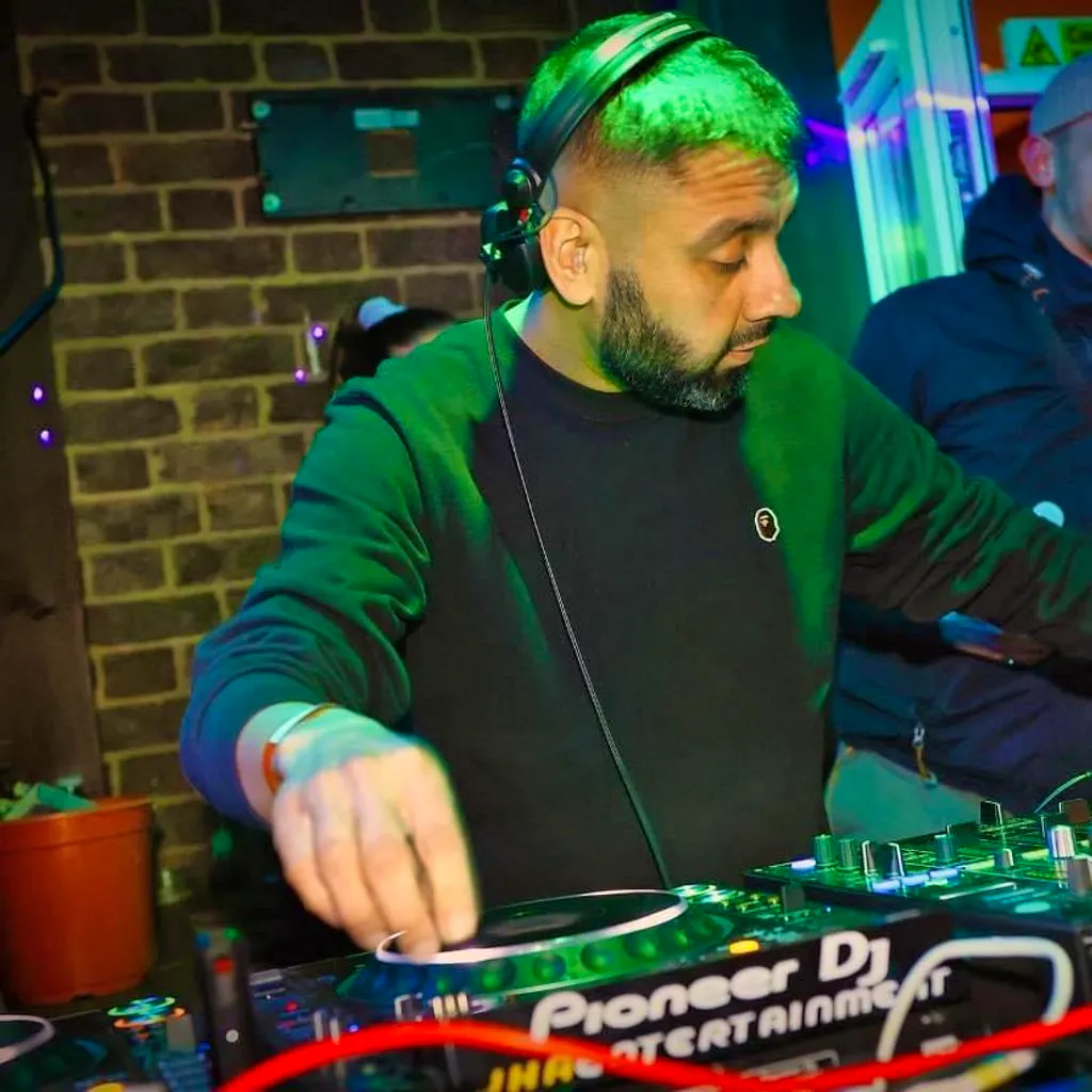 DJ Pleasure