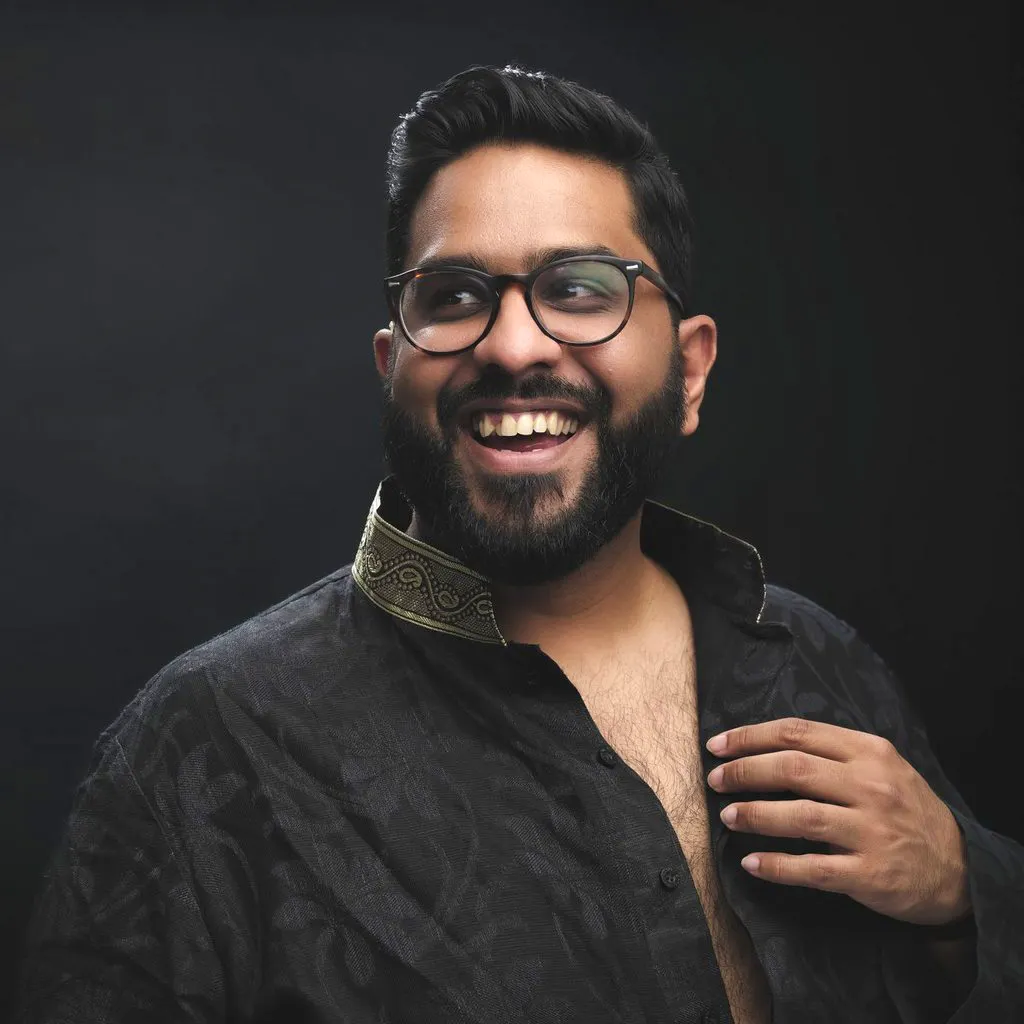 Eshaan Akbar Comedian