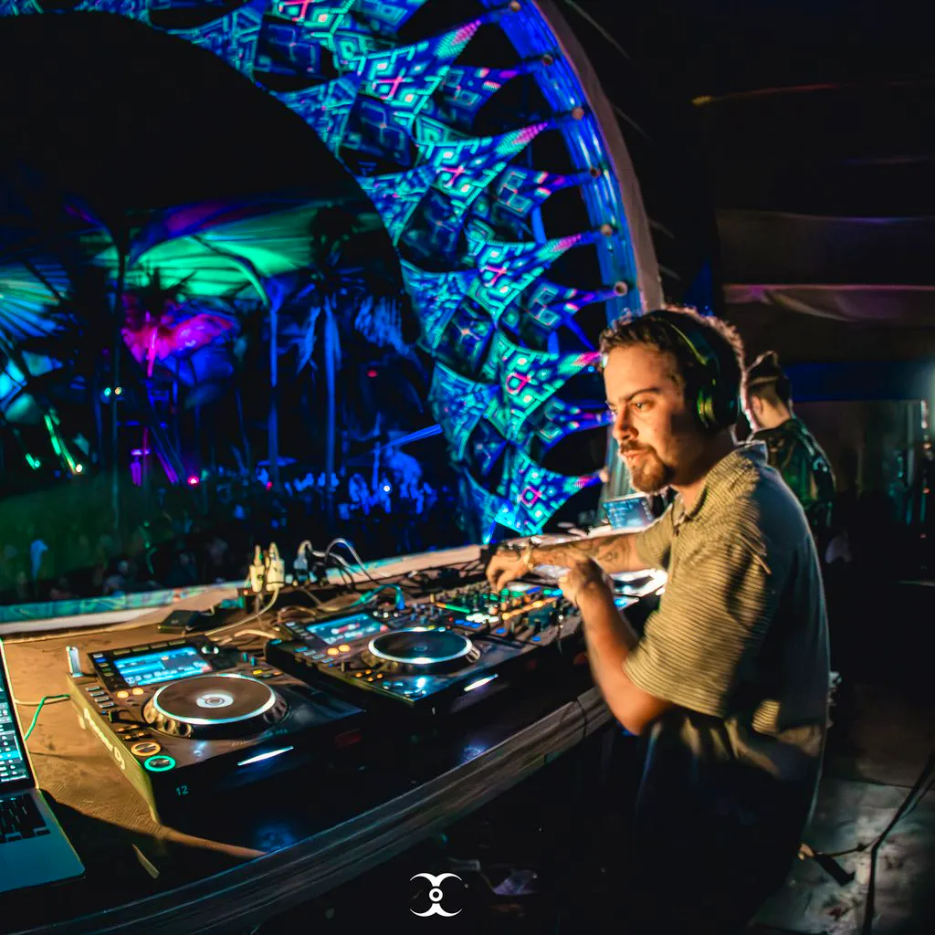 KAREV - Resina records