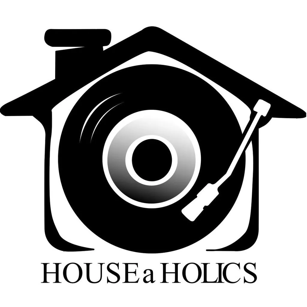 HOUSEaHOLICS
