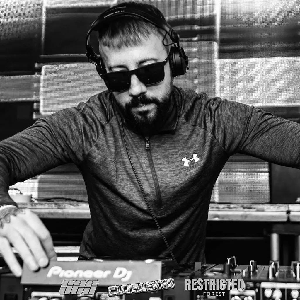 DJ Cheeze