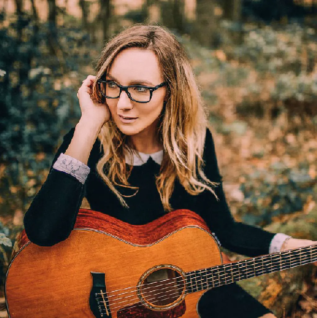 Emma Stevens - country