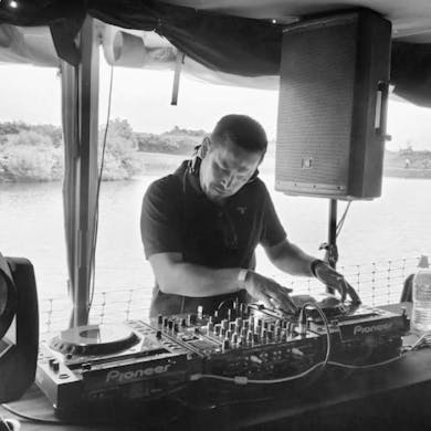 Michael Manzella Tickets Tour Dates & Events 2025 / 2026