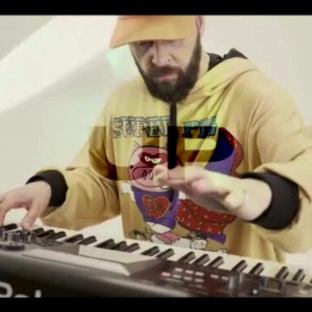Mark James&comma;MSynth&period;