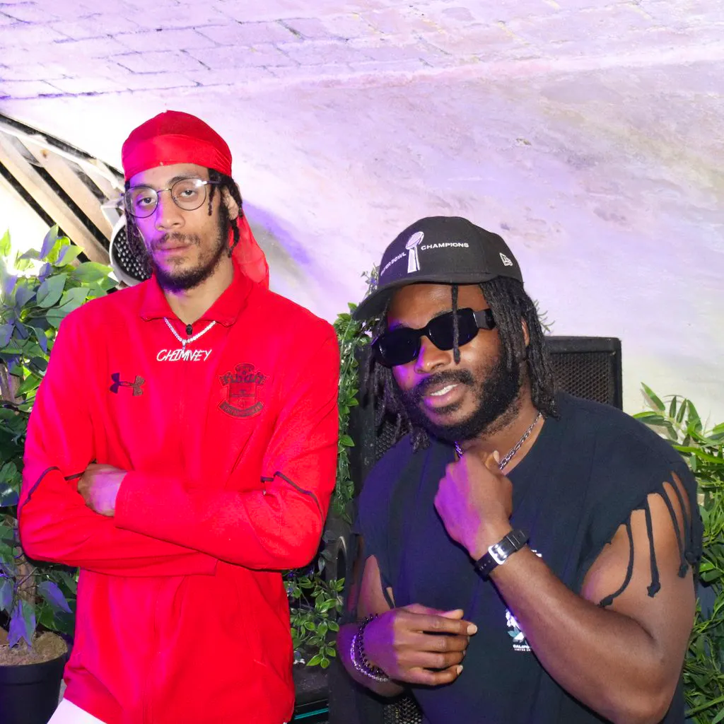 Chimney & Ik&lowbar;8oy