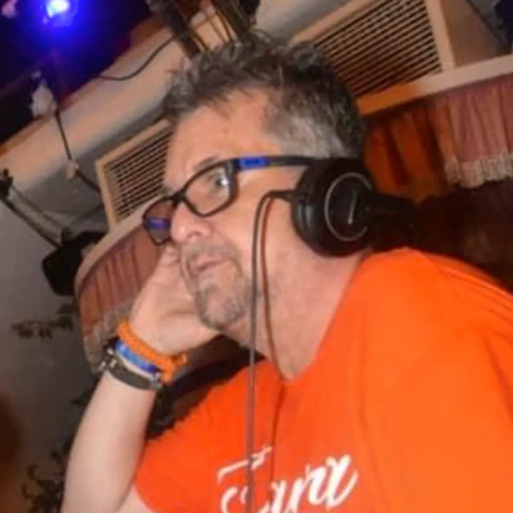 Ade Wilcox &lpar;Clockwork Orange&comma; House Music Radio&rpar;