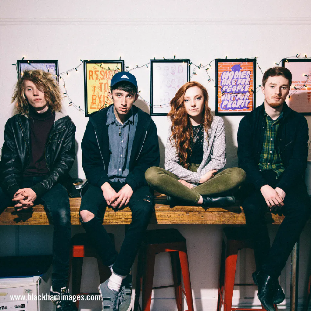 Sophie & The Giants