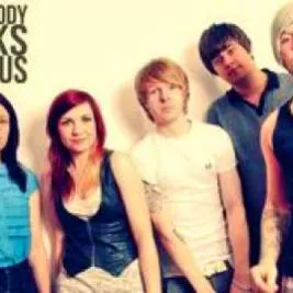 Everybody Looks Famous