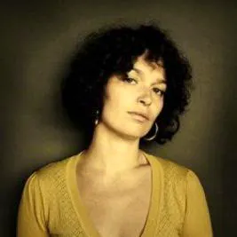 Sarah Linhares 