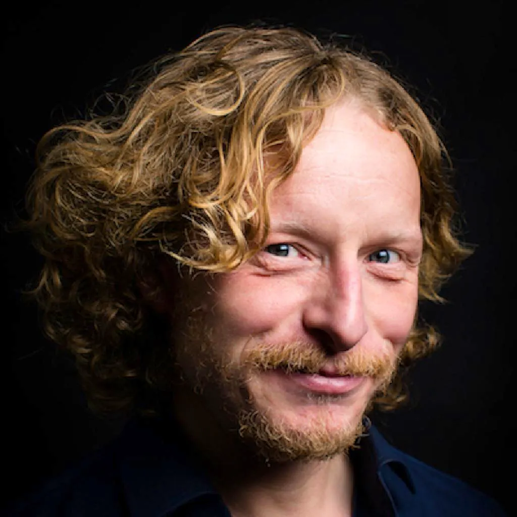 Ian M Perry