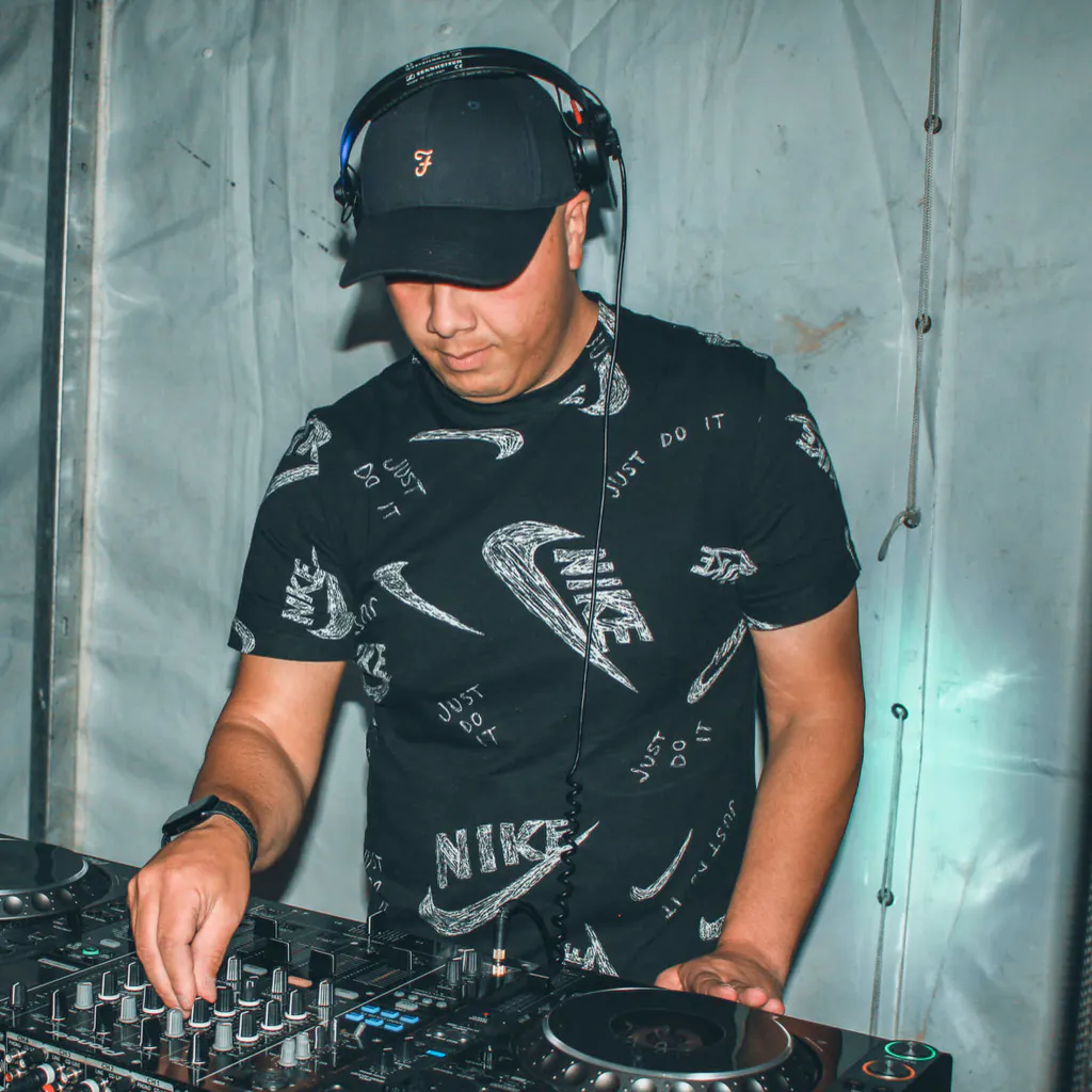 DJ SKILLZ