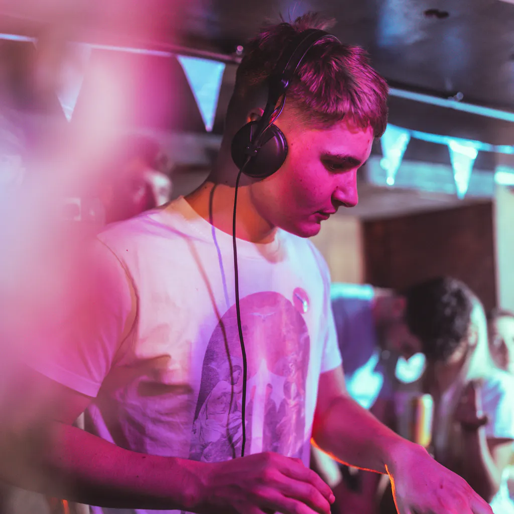 Lewis Carroll &lpar;DJ&rpar;