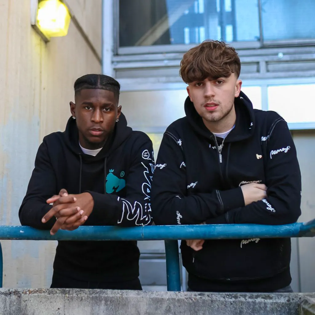 FLINTZ & T4YLOR