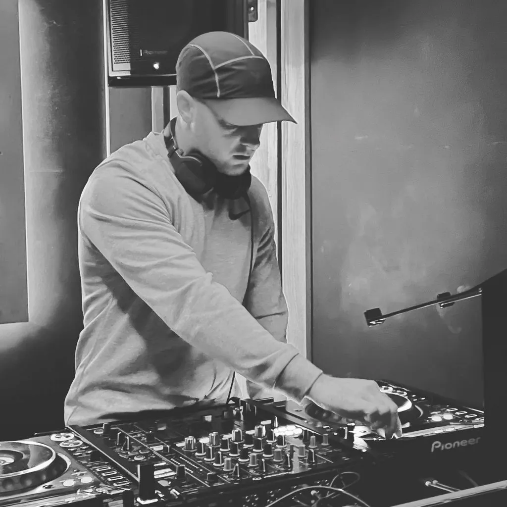 Kitch&comma; Dan hodson&comma; Jay MDK