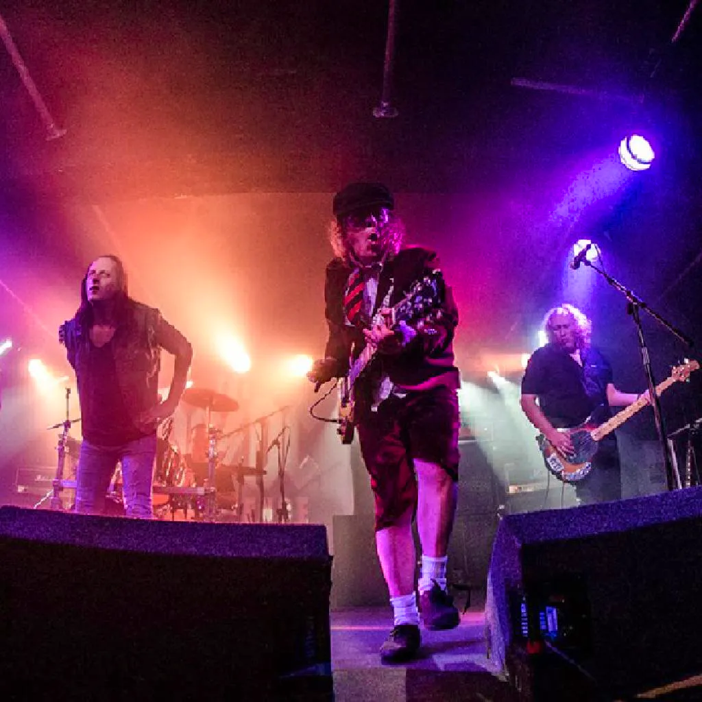 AC&sol;DC Experience