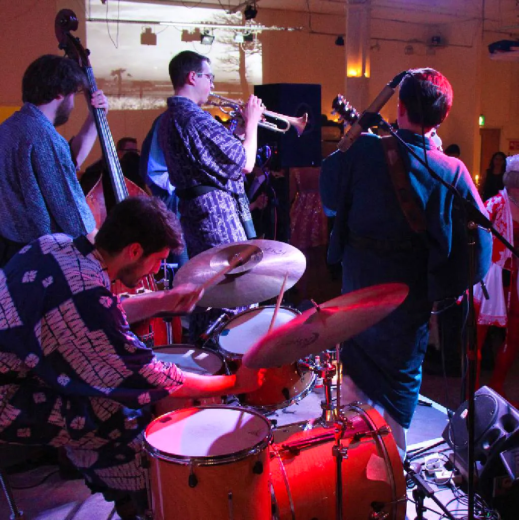 Waruli Otoko Swing Orchestra