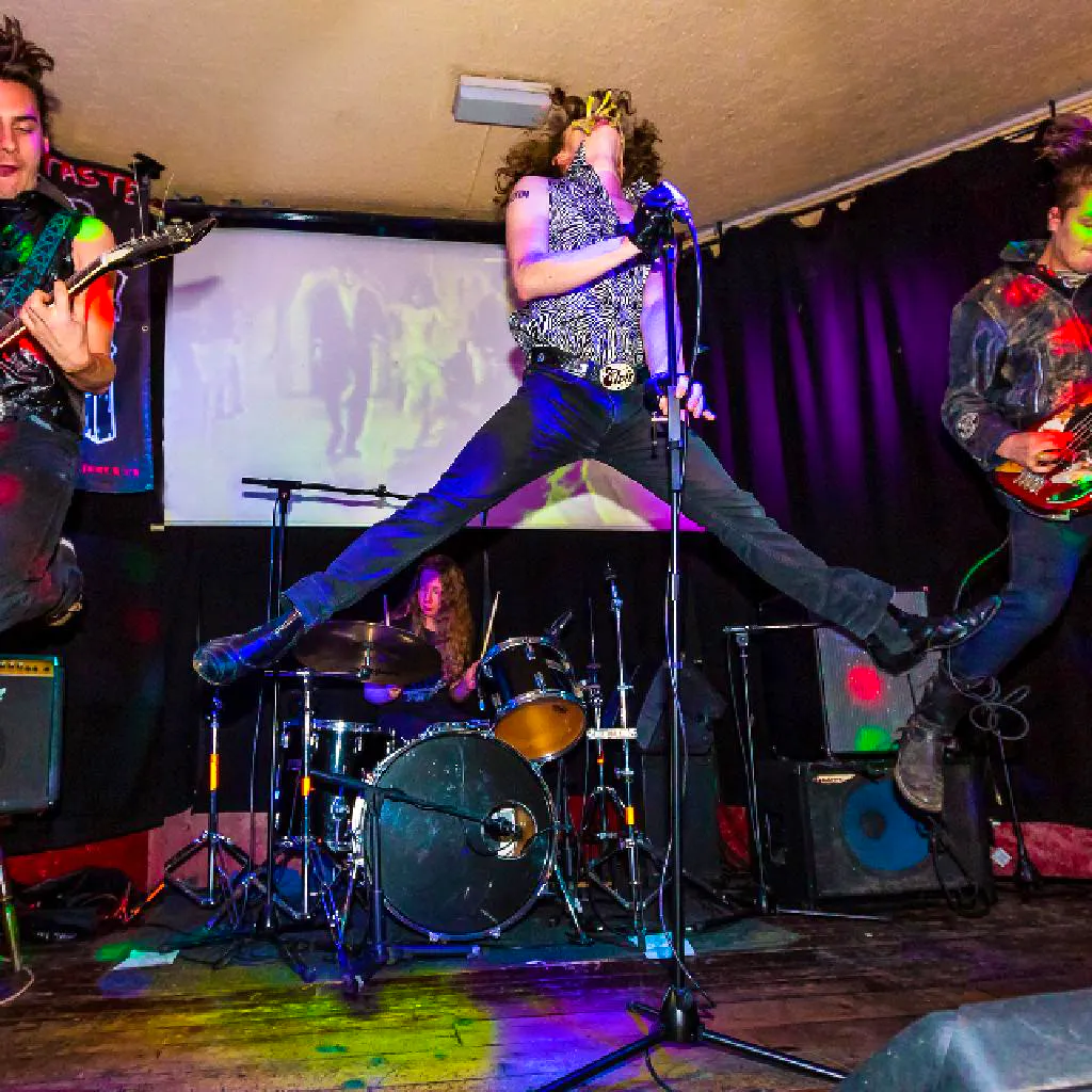 The Cavemen &lpar;NZ&rpar;