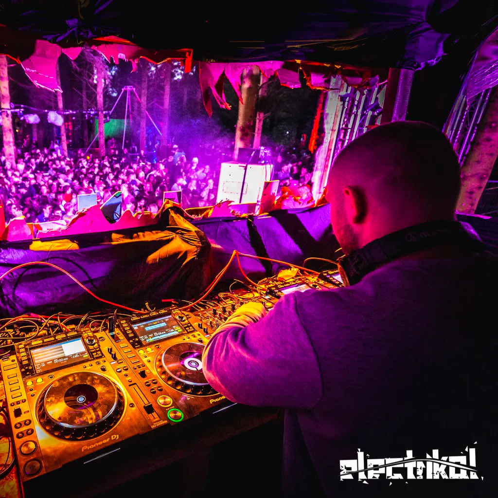 M&period;O&period;B &lpar;aka Master of Bassline&rpar;