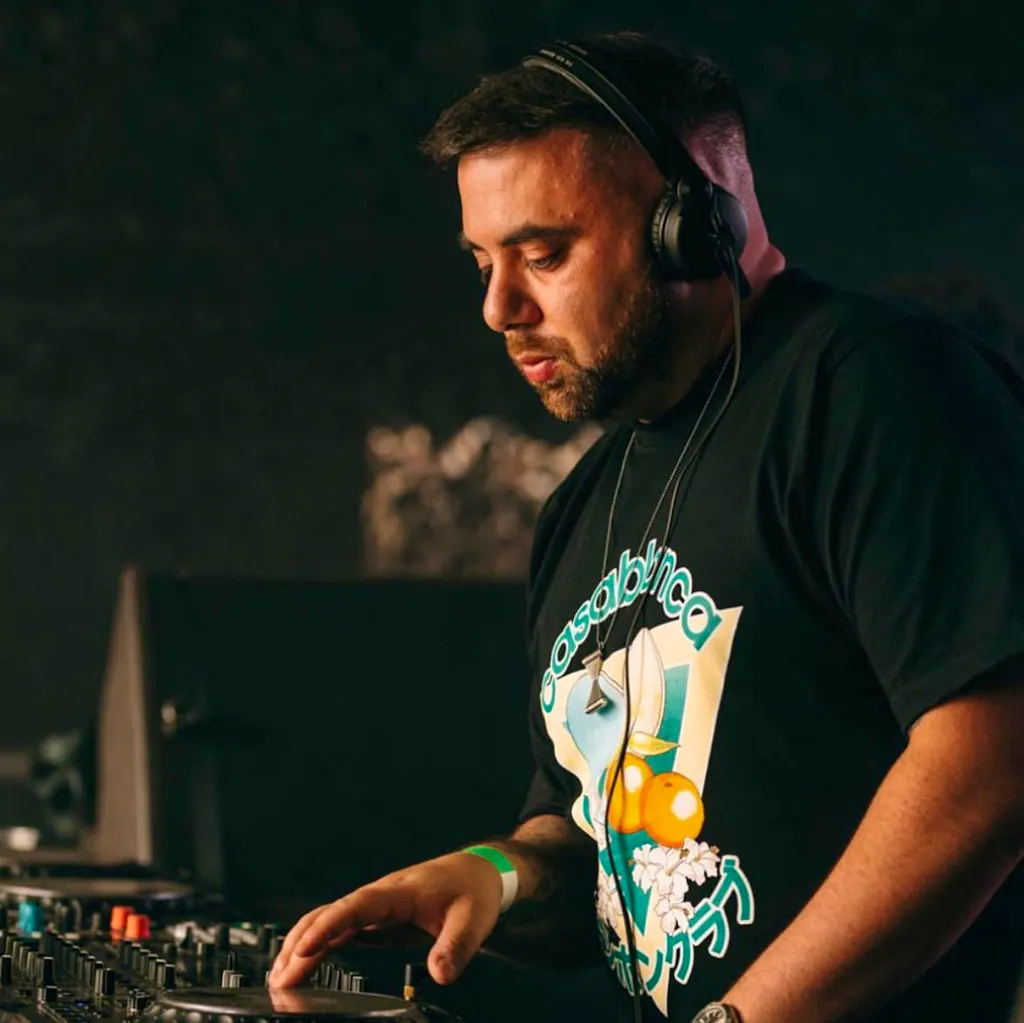 Shakti &lpar;UK&rpar;