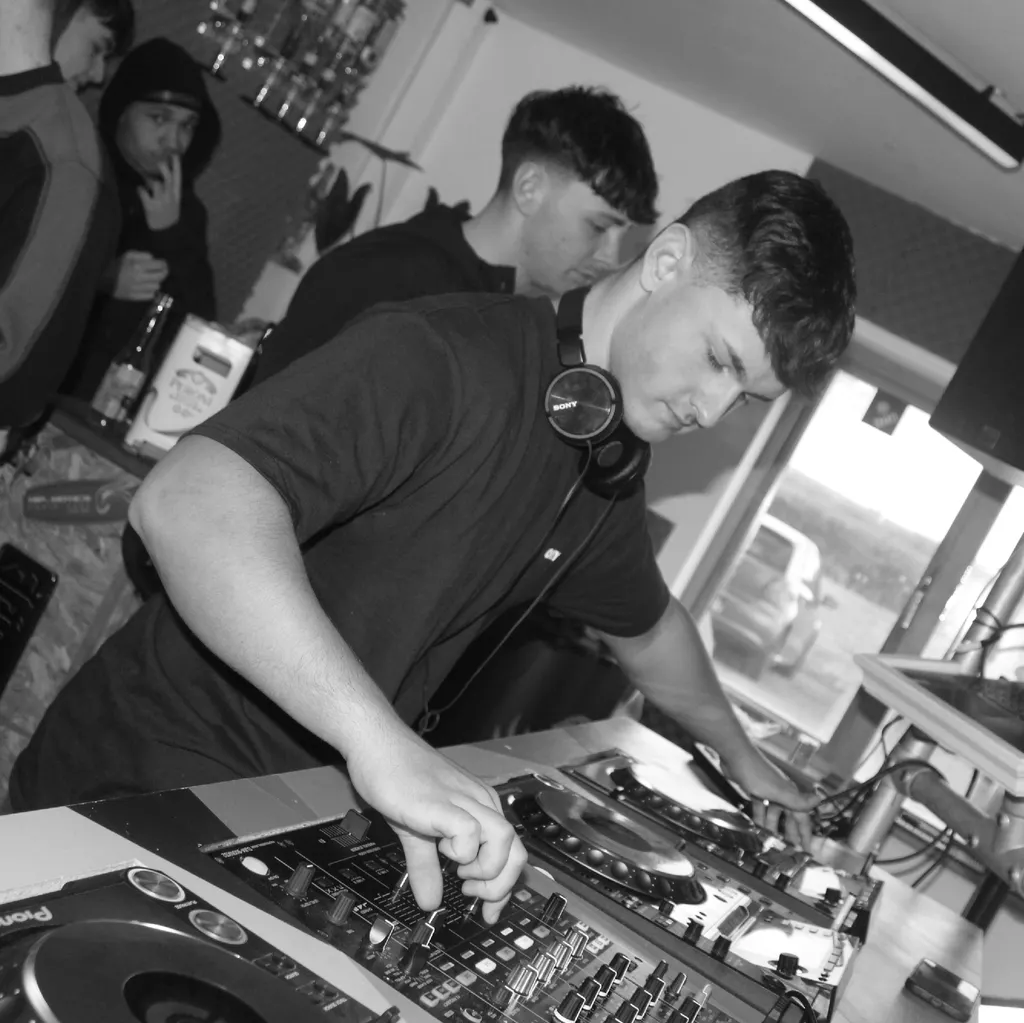 Kinzy &lpar;UK&rpar;