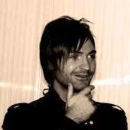 Christopher Echo James