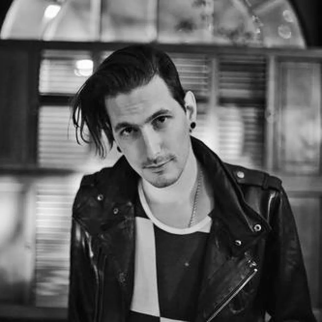 SHAUN FRANK