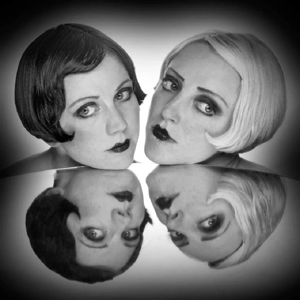 The Bee's Knees &lpar;DJs&rpar;