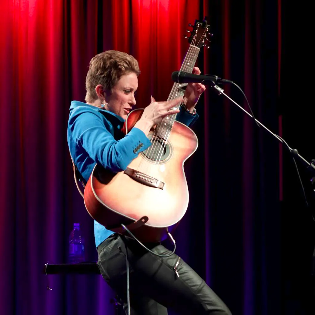 Christie Len&eacute;e