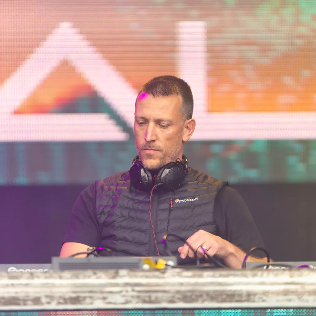 Daley &lpar;Lee&rpar;