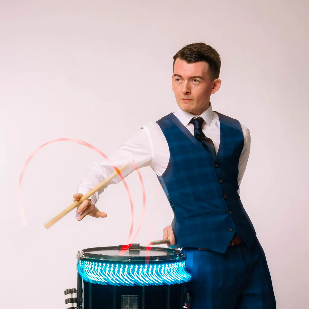 M I K E &vert; C U N N I N G H A M