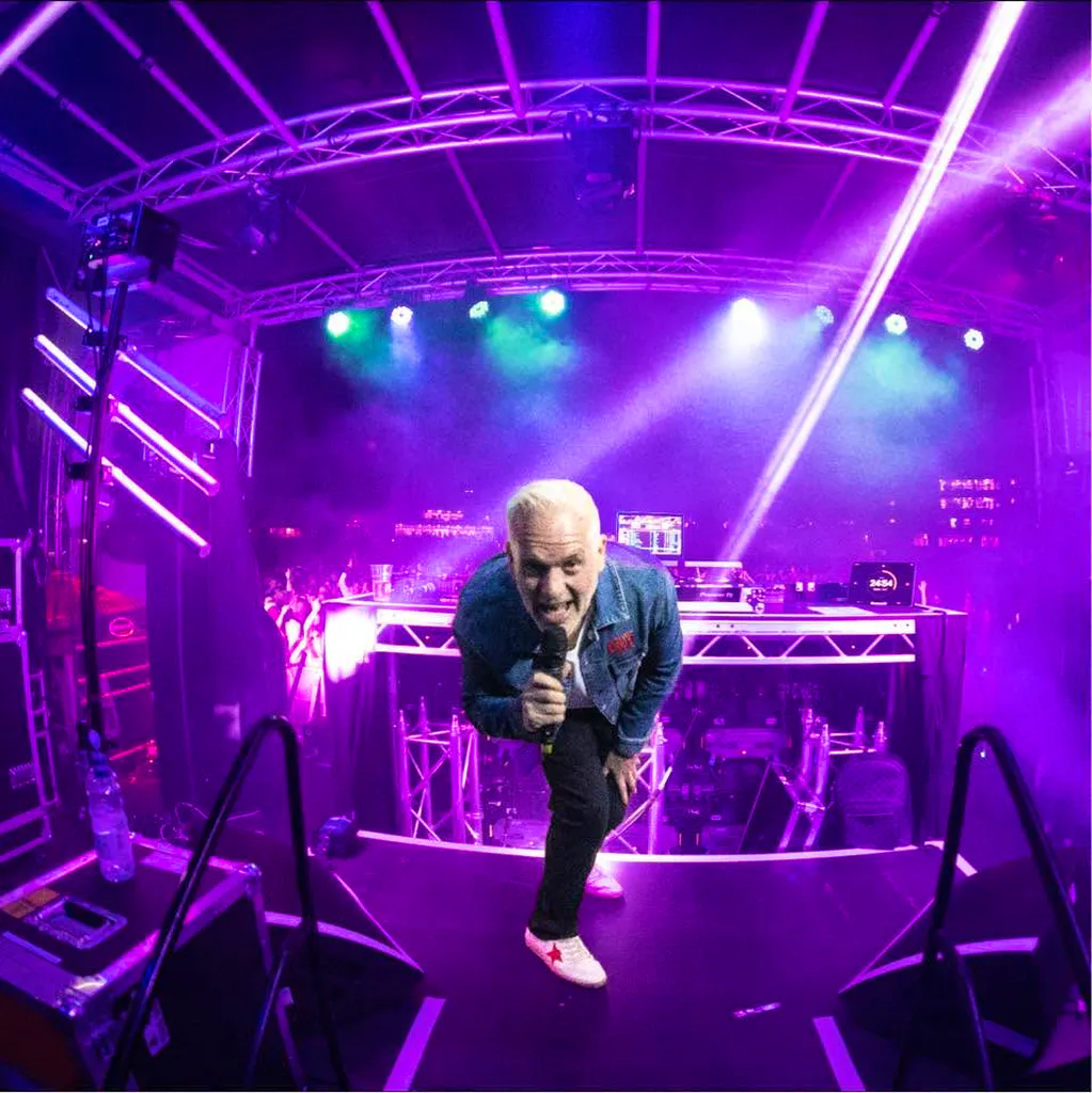 CHRIS MOYLES