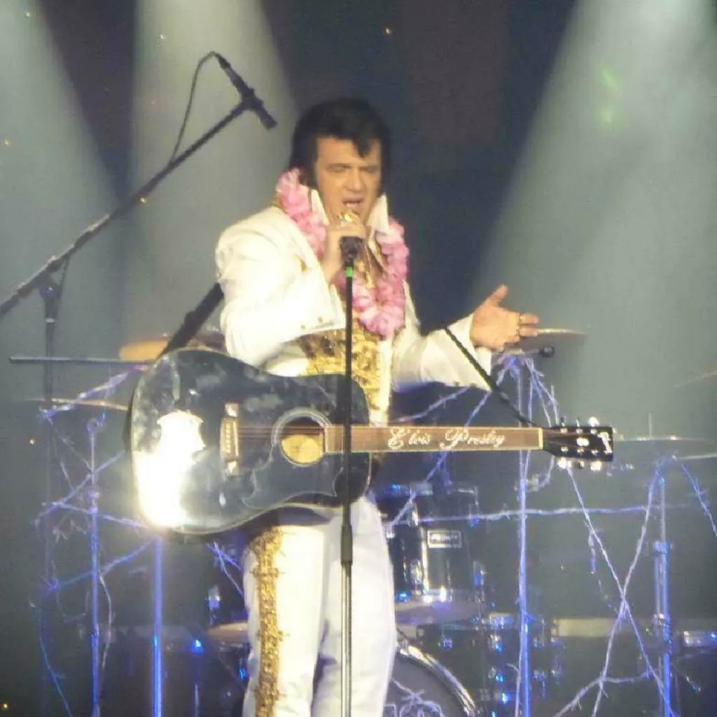 Darren "Graceland" Jones