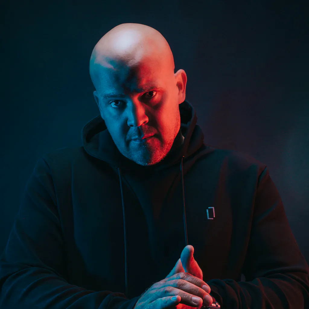 Ultrabeat &lpar;Ian Redman & MC Cover&rpar;