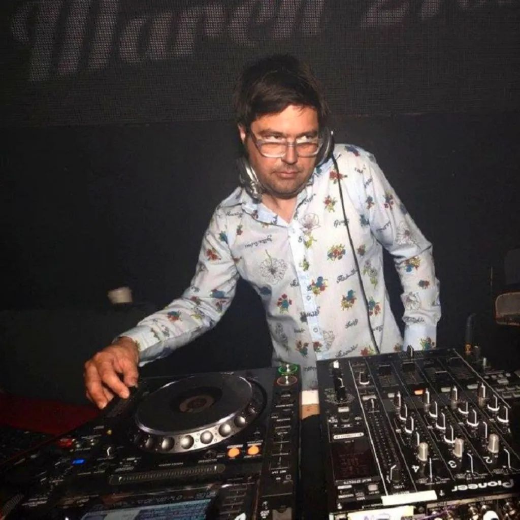 Francisco &lpar;UK&rpar;