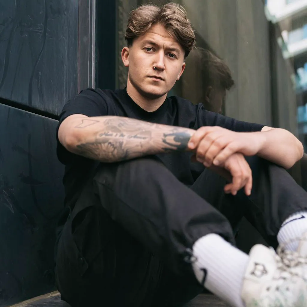 Tom Nolan &lpar;UK&rpar;