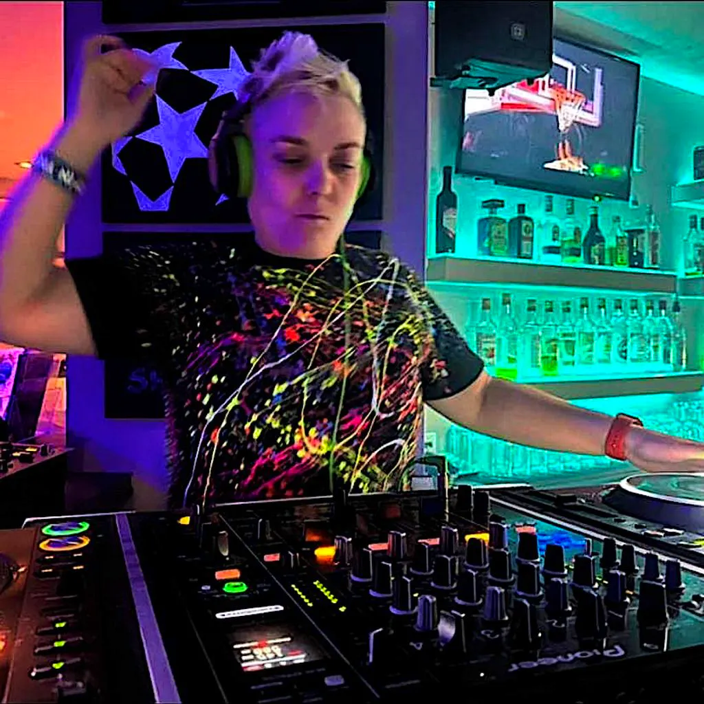 Emma DJ