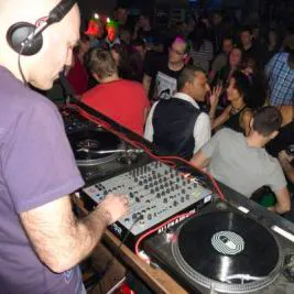 OCCUPY YOURSELF &lpar;FEED THE LOVE&rpar;