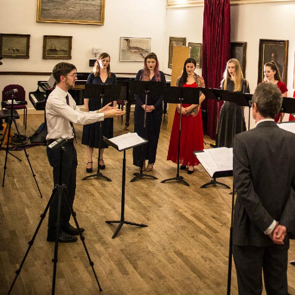 Welsh Chamber Choir &sol; Co&Igrave;&sbquo;r Siambr Cymreig