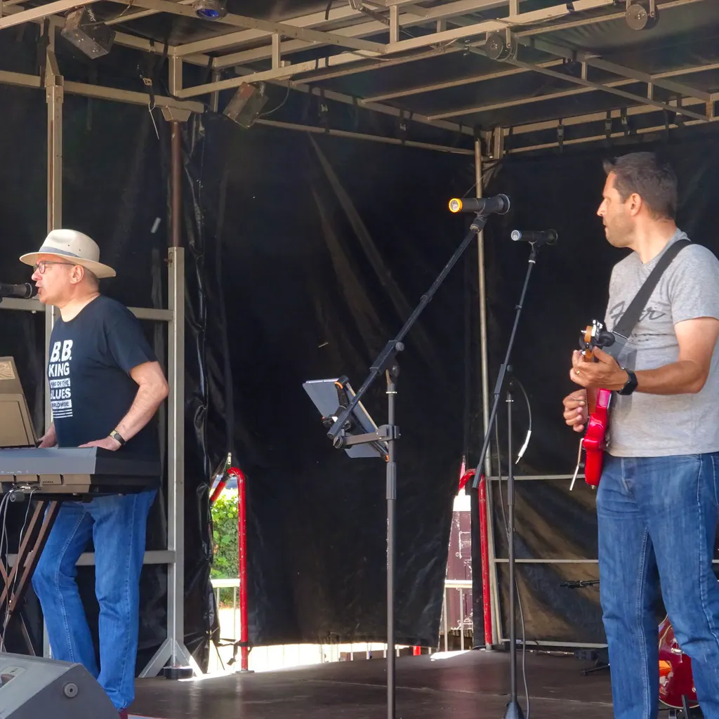 Red House Rhythm and Blues Duo