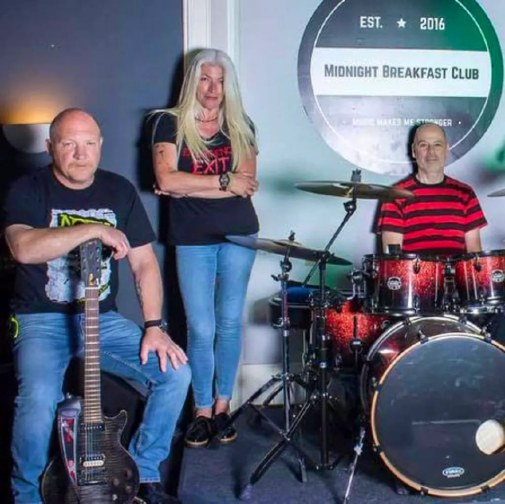 EMERGENCY EXIT &lpar;SCOTLAND &rpar;