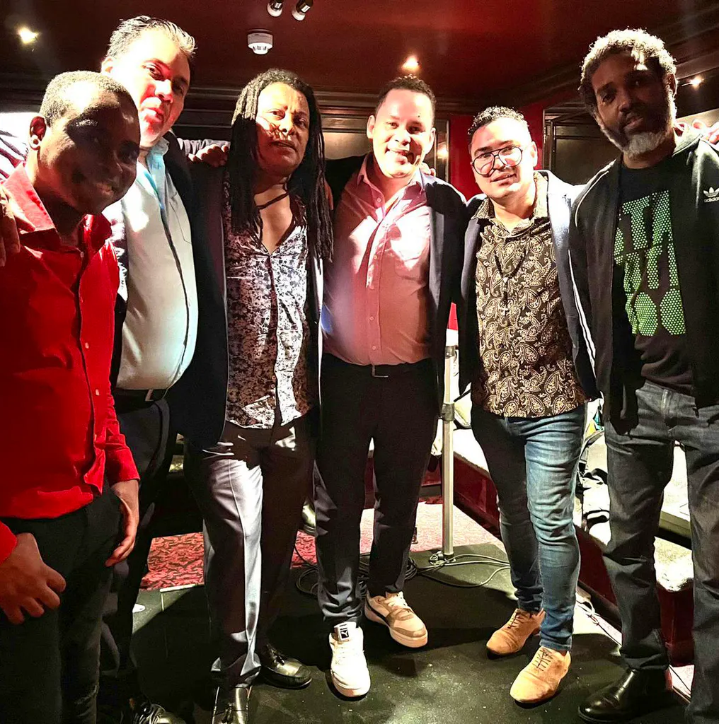 Carlos Miguel y La Dimension